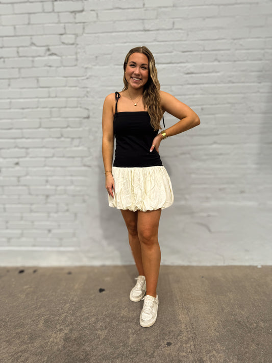 Tie Shoulder Bubble Hem black/white