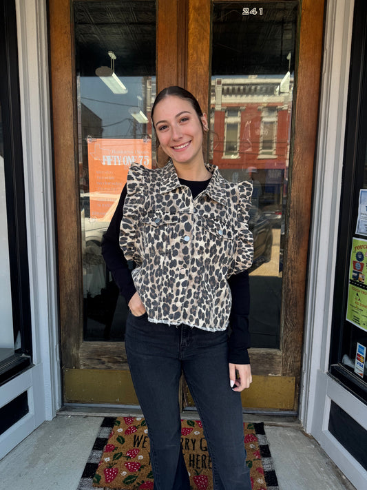 Ruffled Armhole Leopard Vest